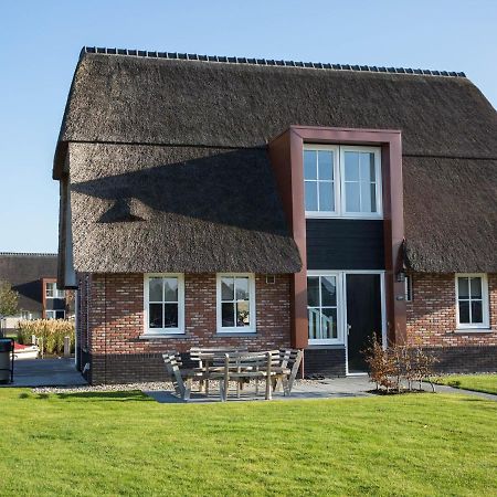 Beautiful Villa With Jacuzzi On The Tjeukemeer Delfstrahuizen Exteriör bild